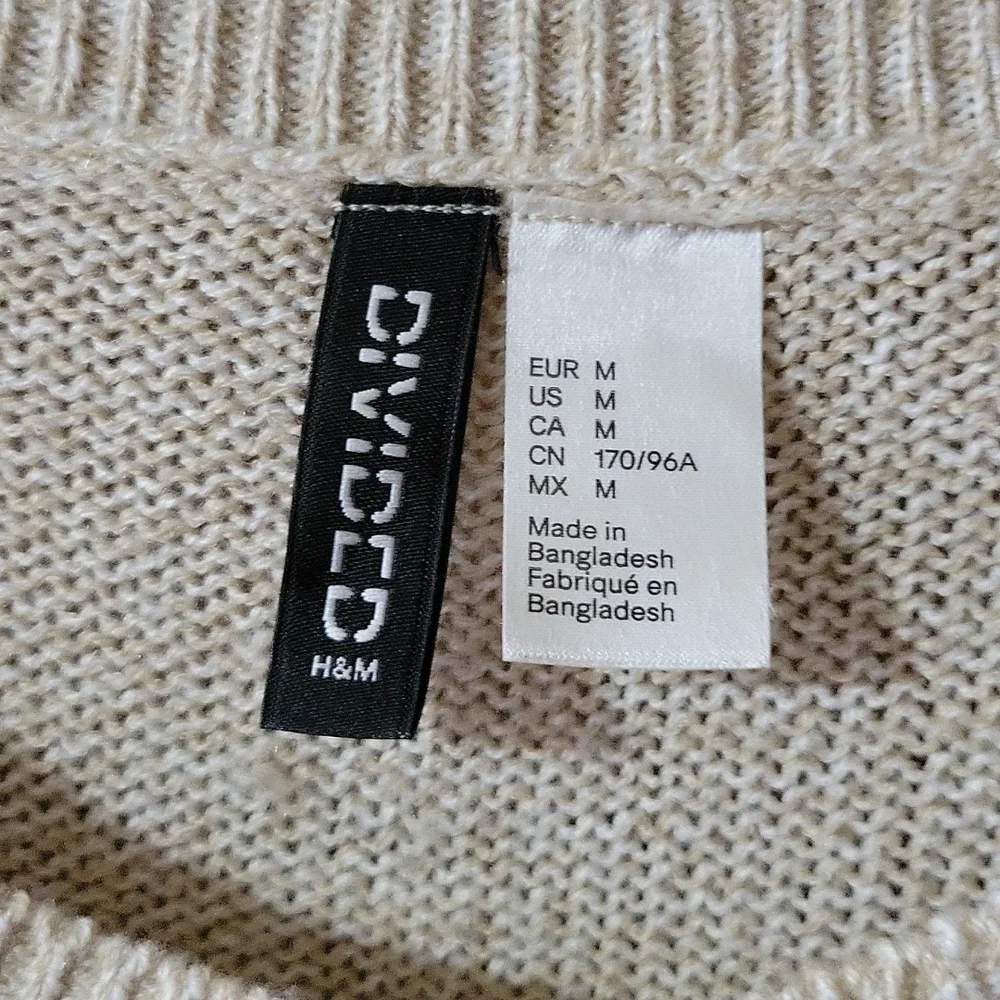 Divided H&M sweater - Picture 2 of 4